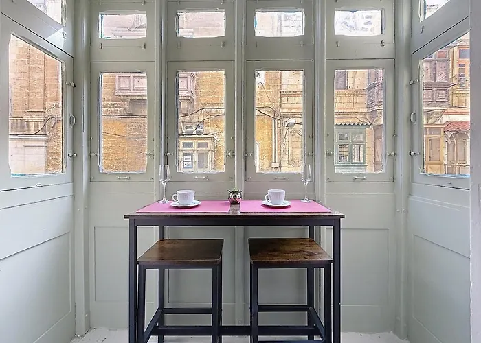 Modern Twin Next To Valletta! Il-Furjana