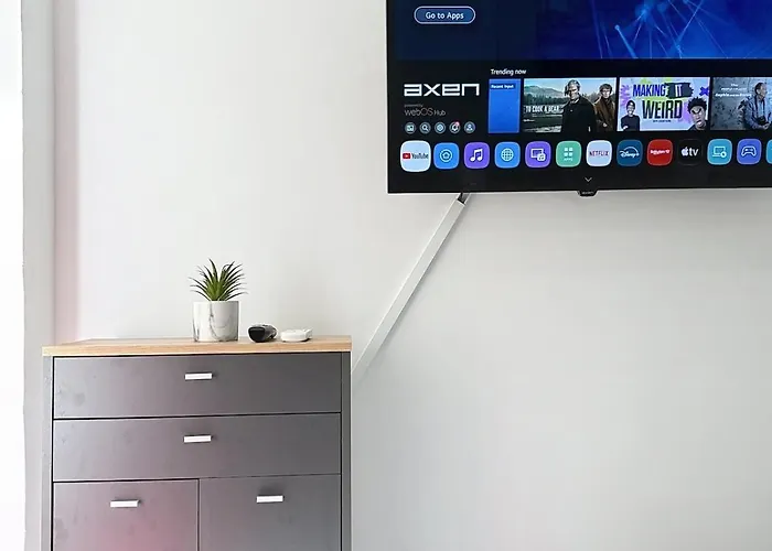 Modern Twin Next To Valletta!